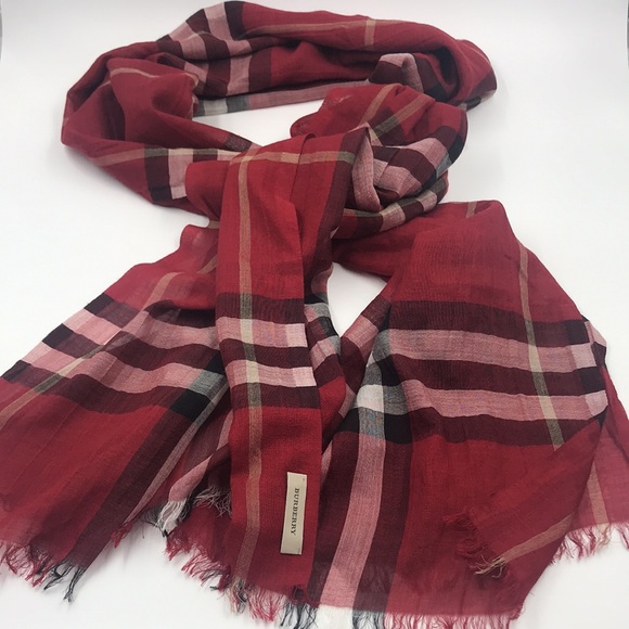 🔥Authentic🔥 BURBERRY SHAWL- SCARF - Picture 4 of 4